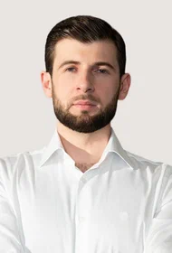 Азамат Биштов
