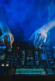 events/card/37/8b/378b4cd1464939f2e414e9bc10a3ca4c.webp